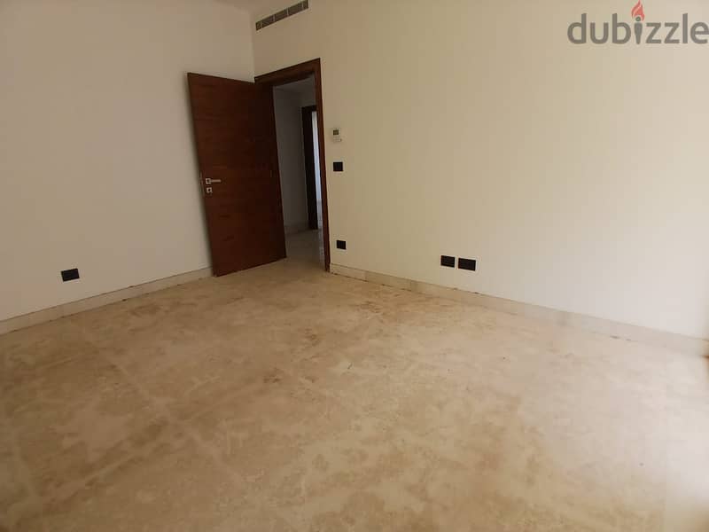 Apartment For sale In Rawche شقة للبيع في الروشة 3