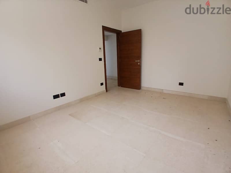 Apartment For sale In Rawche شقة للبيع في الروشة 4