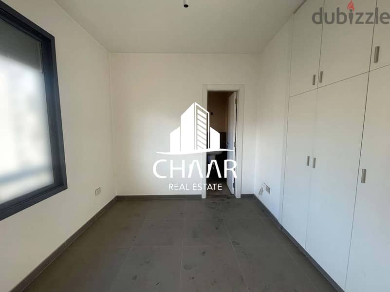 #R2140 - Apartment for Sale in Achrafieh شقة للبيع في الاشرفية 3