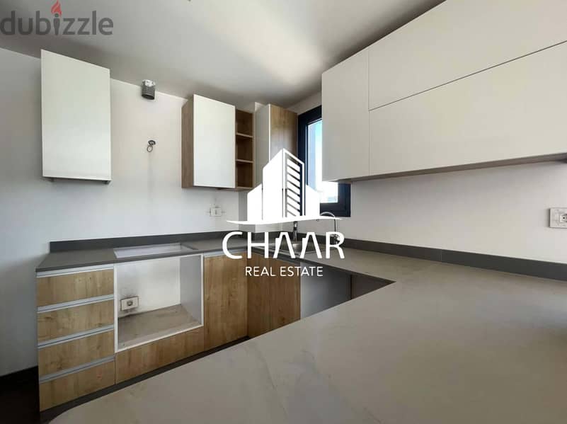 #R2140 - Apartment for Sale in Achrafieh شقة للبيع في الاشرفية 4