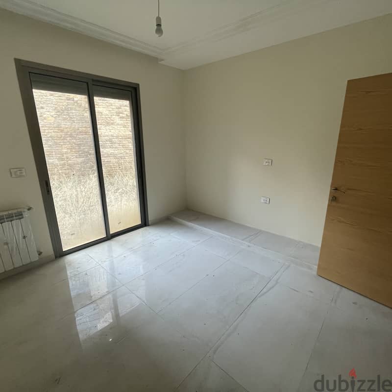 Apartment for sale in Ain Aar شقة للبيع في عين عار 4