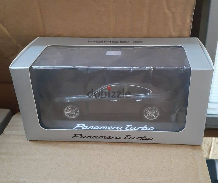 Porsche Panamera Turbo diecast car model 1;43 3