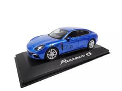 Porsche Panamera 4S diecast car model 1;43. 0