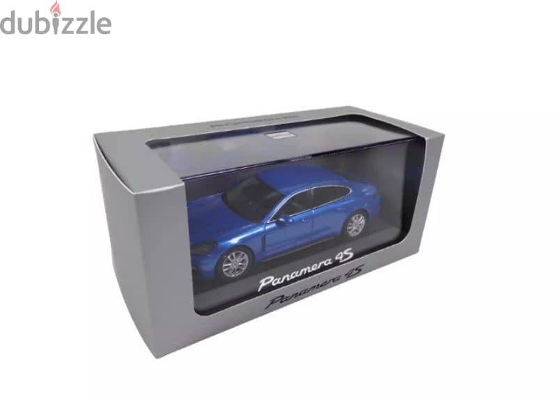 Porsche Panamera 4S diecast car model 1;43. 6