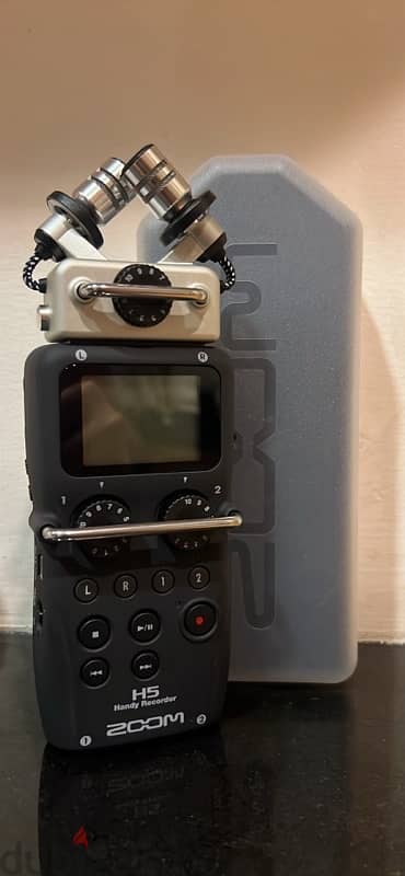 Zoom H5 Digital Recorder 0