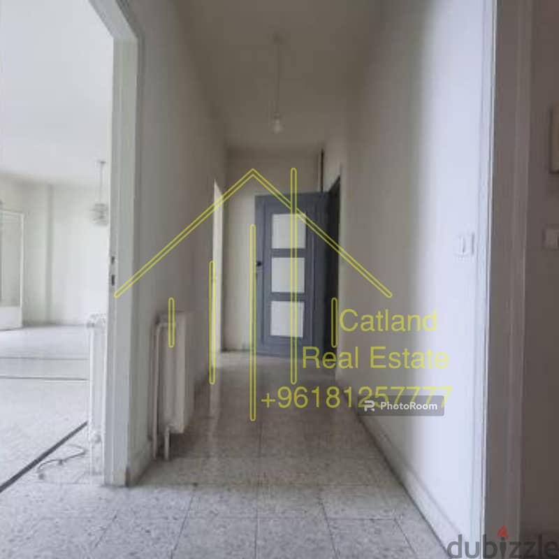 Rent Apart in Ashrafiye شقة للأجار في الأشرفية 1000$ غير مفروشة 4