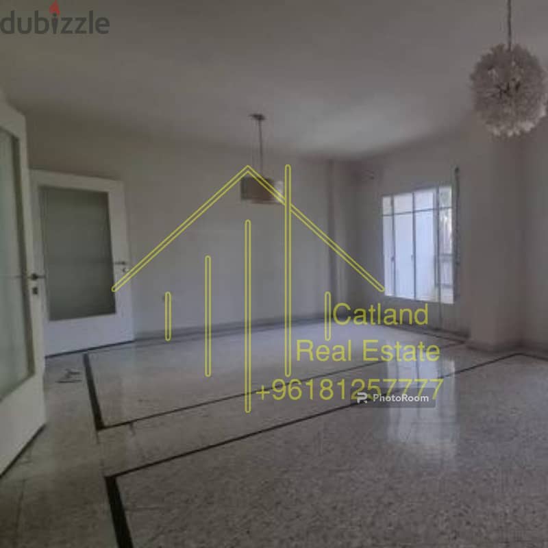 Rent Apart in Ashrafiye شقة للأجار في الأشرفية 1000$ غير مفروشة 9