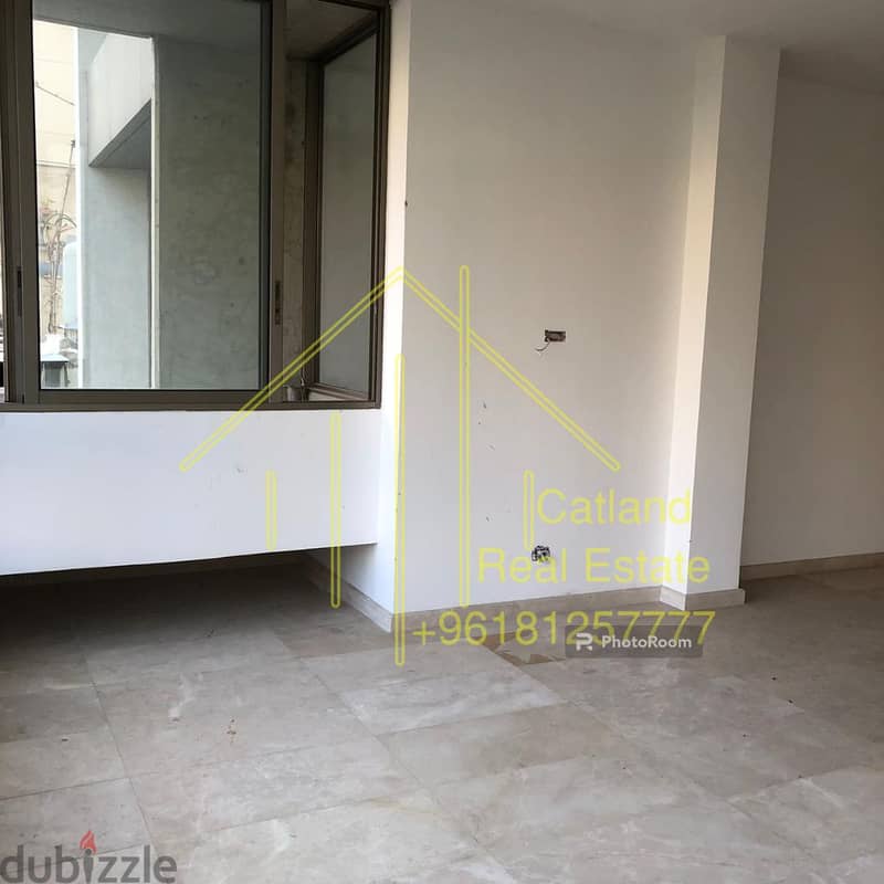 Apartment for Sale in Achrafieh شقة للبيع في الأشرفية 4