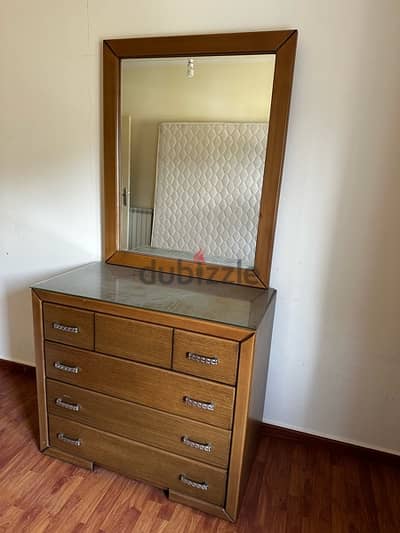 chiffonier