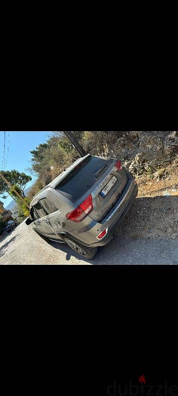 Jeep Cherokee 2011 4