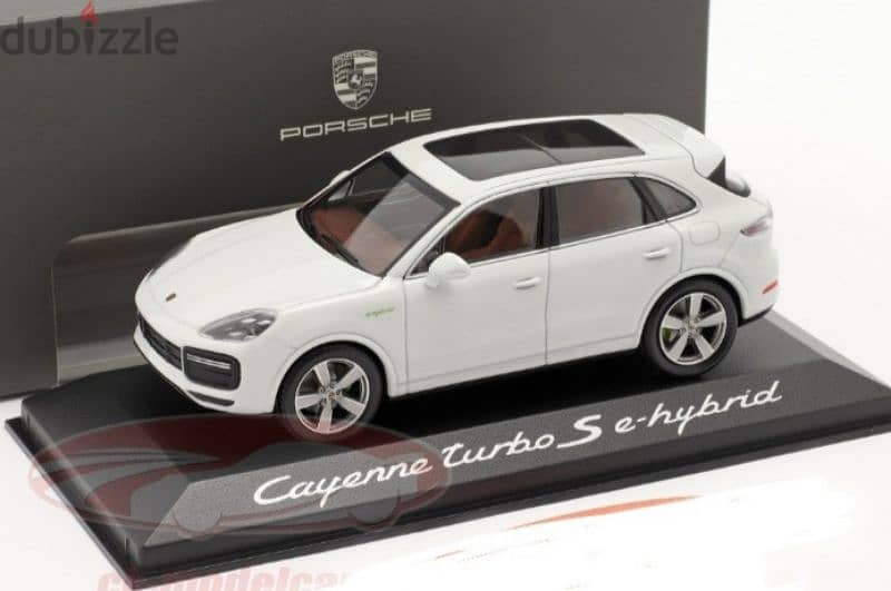 Cayenne Turbo S e-hybrid diecast car model 1;43. 0