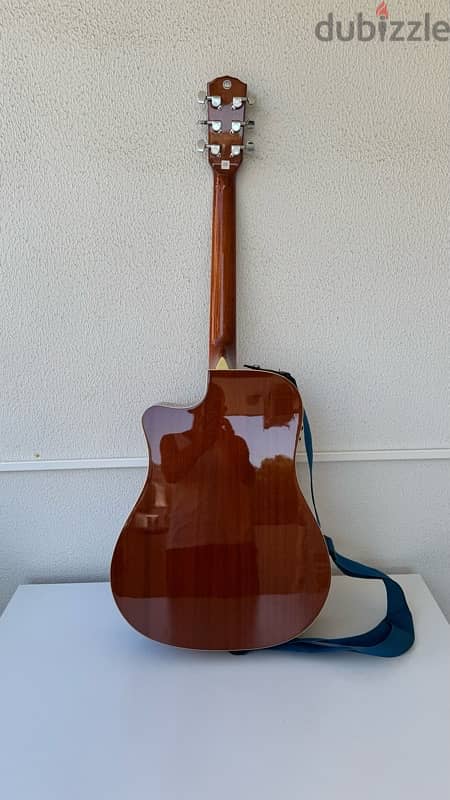 Fender t-bucket-300ce amb acoustic guitar 1