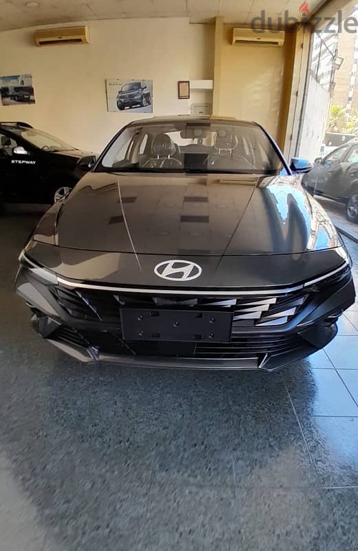 Hyundai Elantra 2024 0