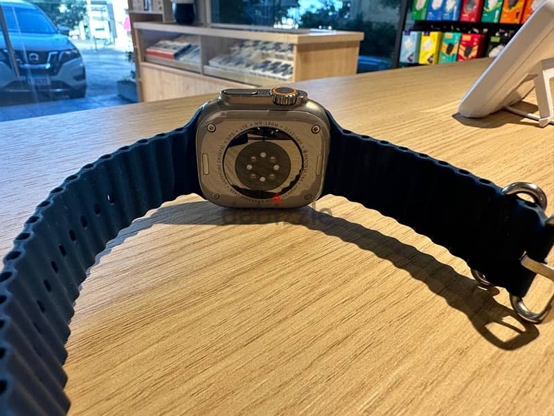 Apple watch Ultra 2 49mm Used like new with box 2