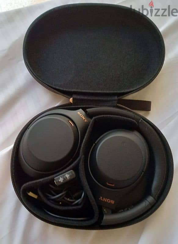 Sony WH-1000XM4 Headphones 0