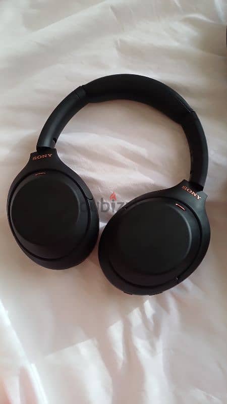 Sony WH-1000XM4 Headphones 1