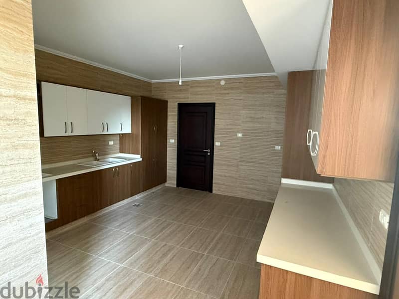 Apartment for sale in Tripoli شقة للبيع في طرابلس 3