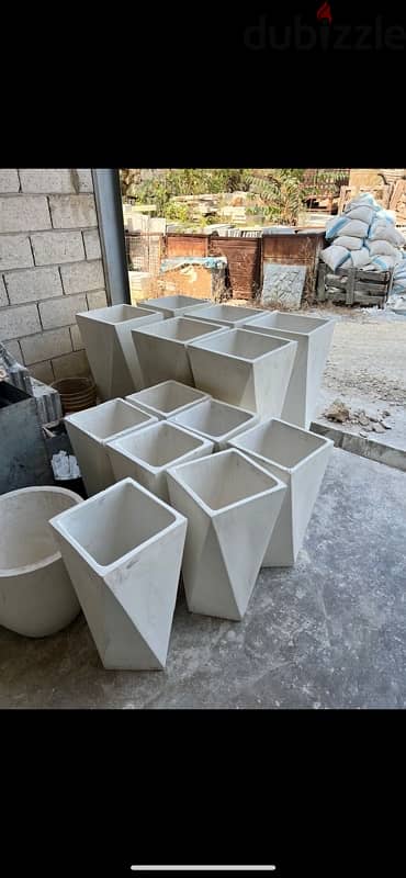 concrette pots 16 available 0