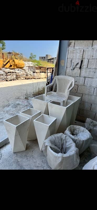 concrette pots 16 available 1