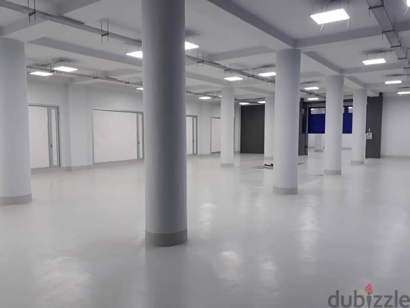 Showroom with wharehouse and offices 1800m Mansourieh main road 0