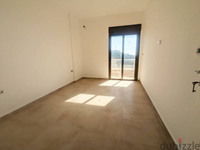 Apartment For Sale In Halate | Sea View | شقة للبيع | PLS 26152/2 5