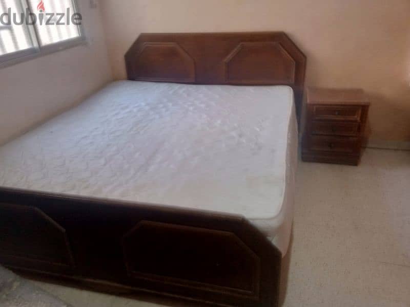 2 bed rooms and 3 saloons and more  accessories 9