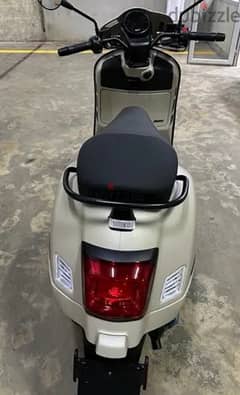 vespa GTV its like new only 300Km from ANB WARRANTY 0