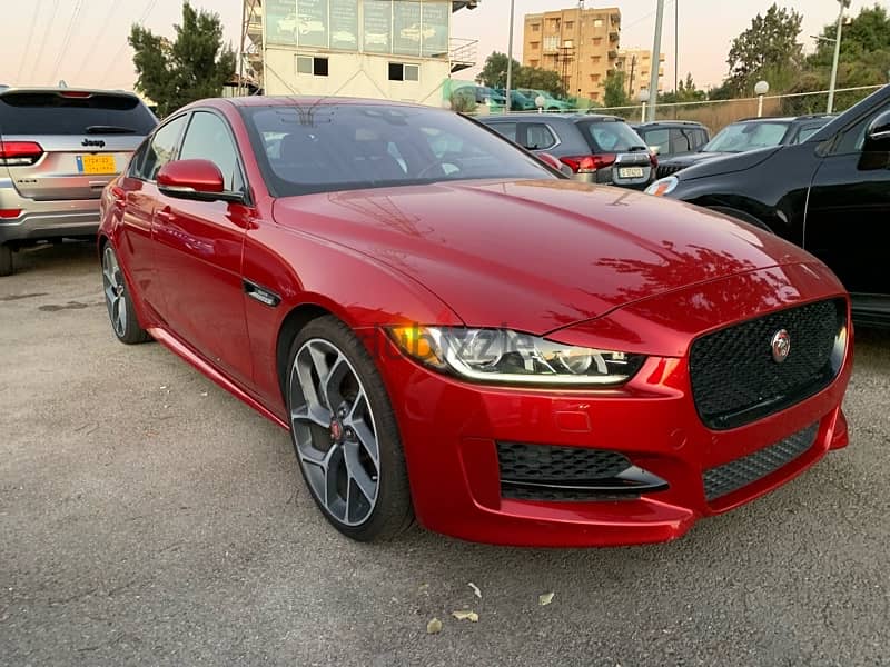 Jaguar XE 2017 0