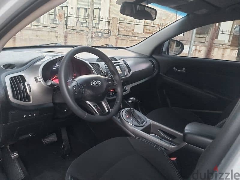 2014 Kia Sportage  4x4 Very Clean 6