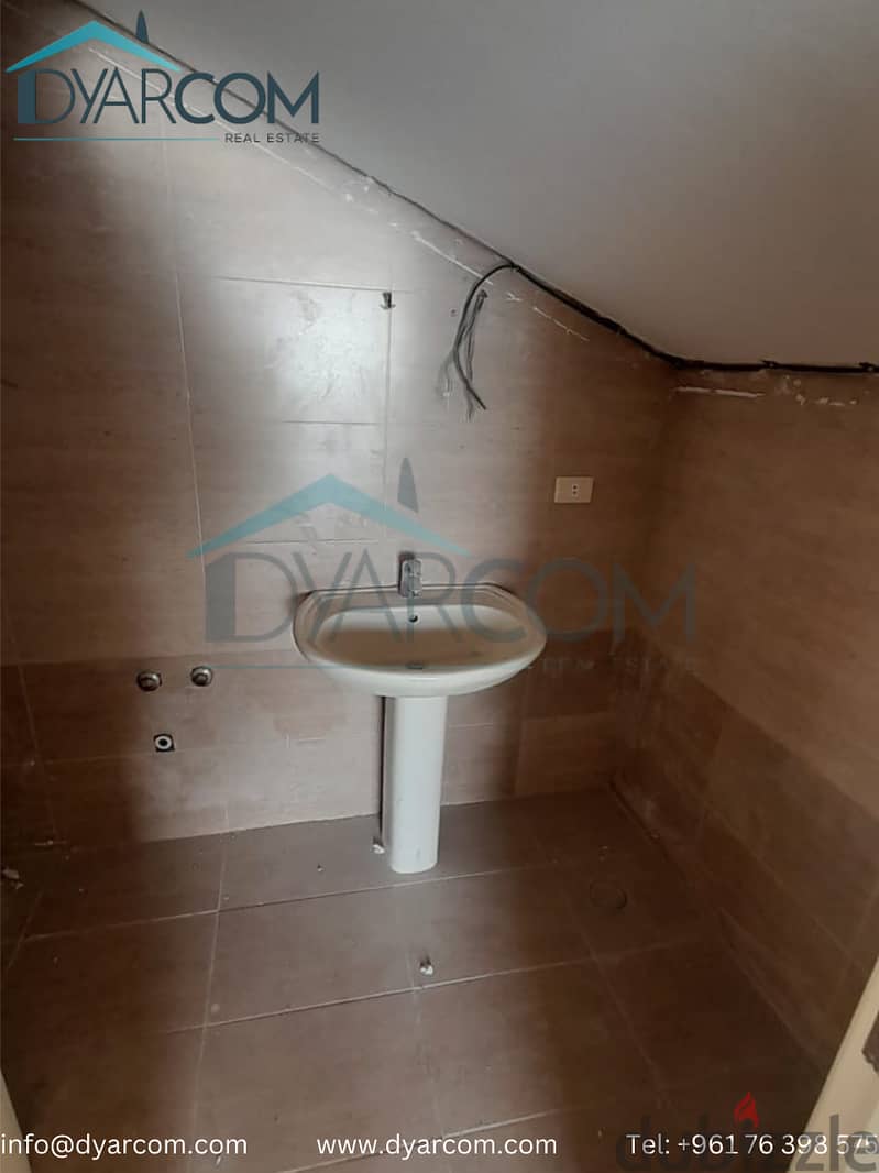 DY2056 - NOT TO BE MISSED!!!Halat Attractive Duplex For Sale! 3