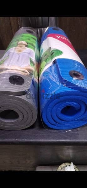 Yoga mat NEW 2cm thickness very good quality 15$