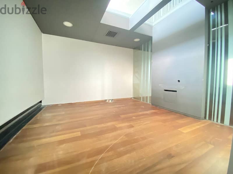 Zouk Mosbeh/ Commercial Space for Rent -زوق مصبح/ مساحة تجارية للإيجار 4