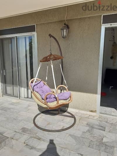 Hanging swing chair + pillows