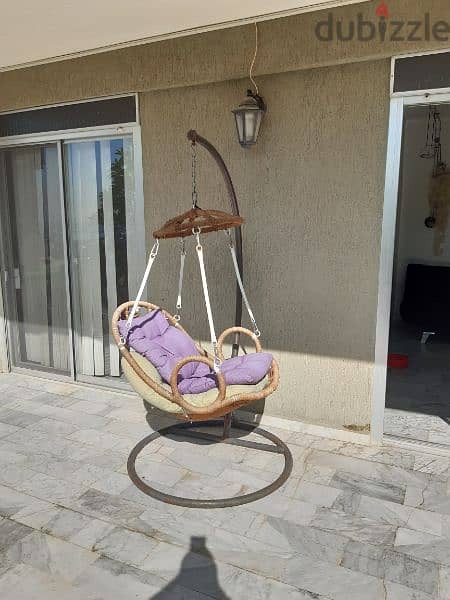 Hanging swing chair + pillows 0