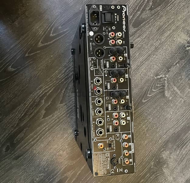 Pioneer DJM 800 mixer with 3 Pioneer CDJ 350 ( with all the cables ) 9