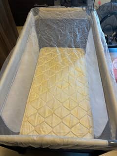 park bebe + mattress (in good condition) 0