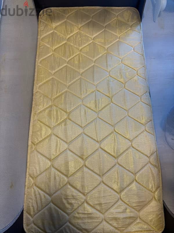 park bebe + mattress (in good condition) 2