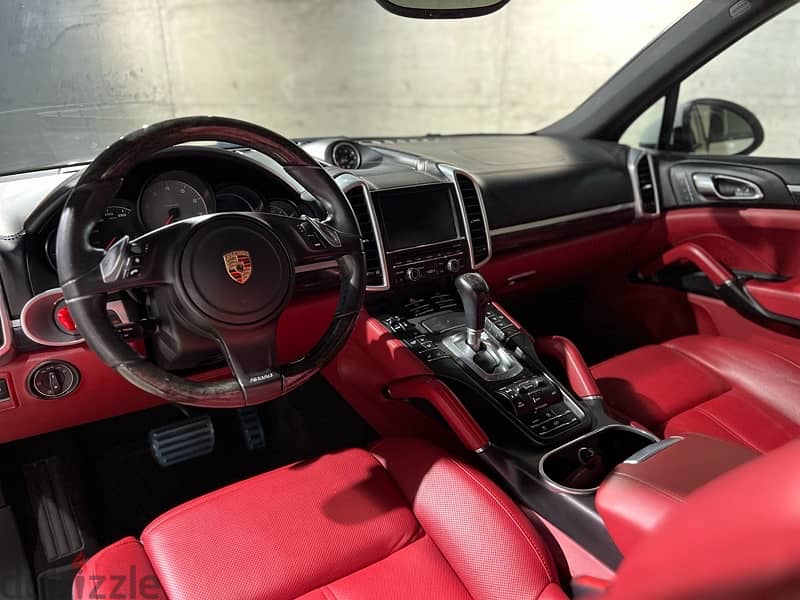 Porsche Cayenne GTS Specs company service 18