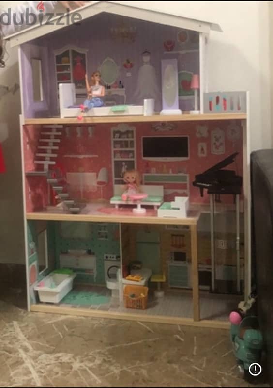 للبيع بيت باربي أكبر حجم Doll house for sale like new for sale 0