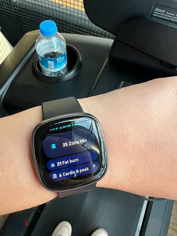 Fitbit Versa 4 activity tracker (Google Fitbit) 1