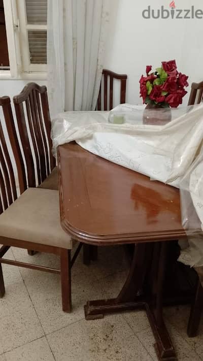 Dinning table with chairs