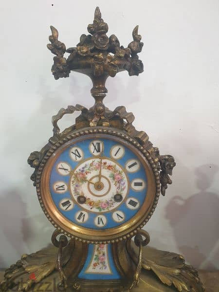 antique french louis Vl bronze and porcelaine 3 piece clock set 5