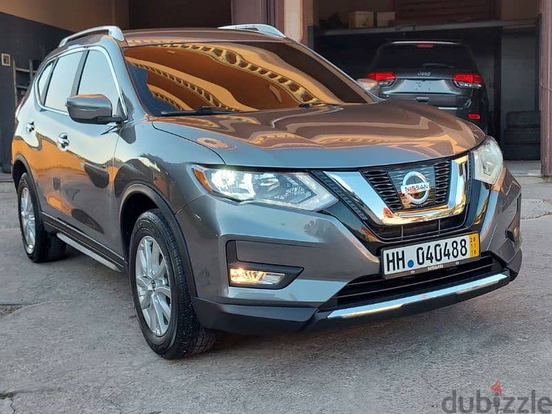 Nissan Rogue 2017 4wd SV ajnabe super clean 1