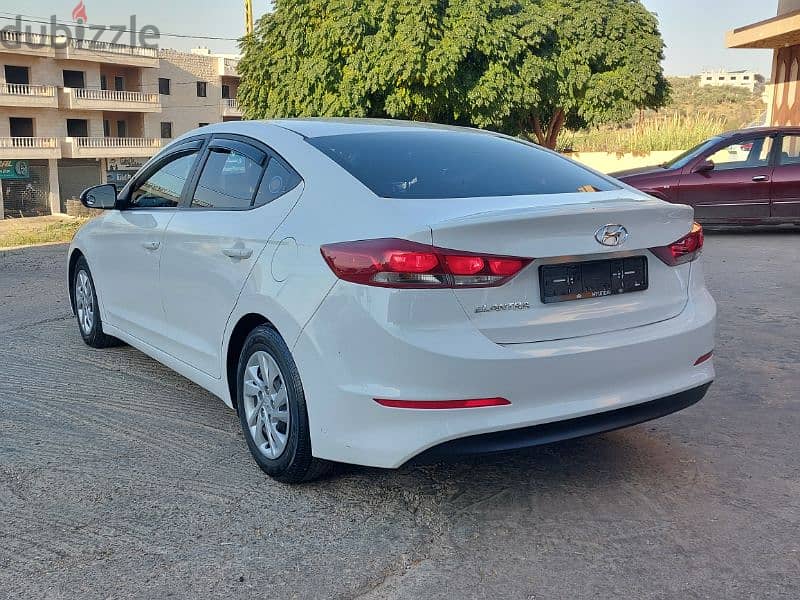 Hyundai Elantra 2017 50 000 miles ajnabye 4