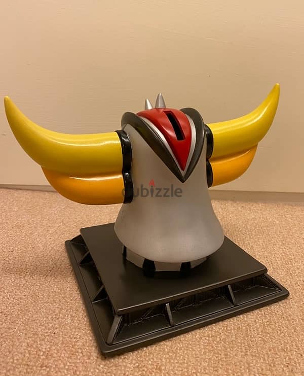 HL Pro Grendizer Coin Bank 1