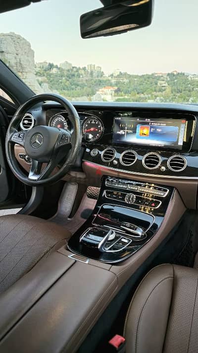 Mercedes-Benz E-Class 2018 LOOK AMG Clean Carfax  4×4