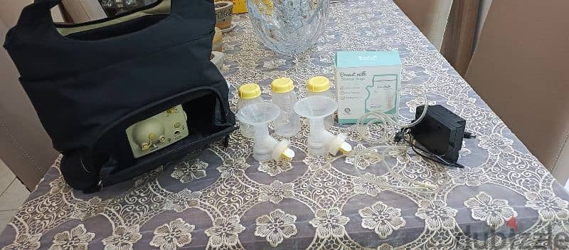 very high quality "Medela" like new 3