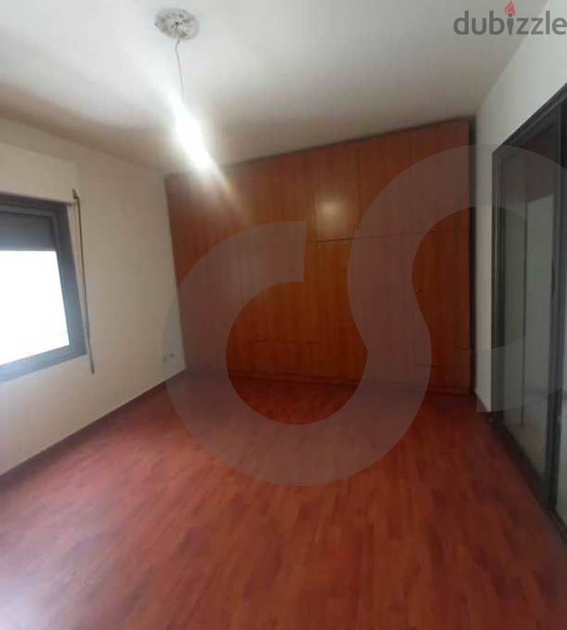 Catchy, prime location, beirut, hamra/ الحمرا  REF#SK113962 9