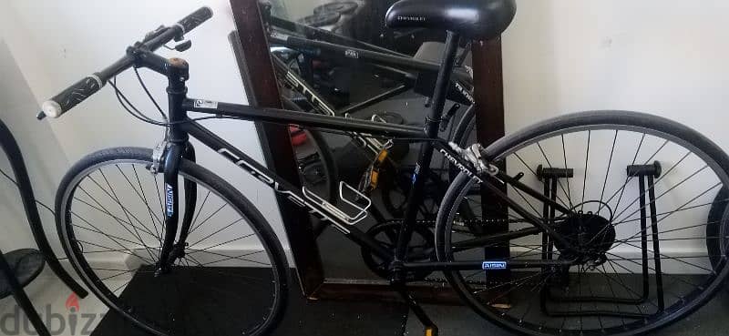 hybrid bike 28" _ 7 speed chevrolet like new light weight 0