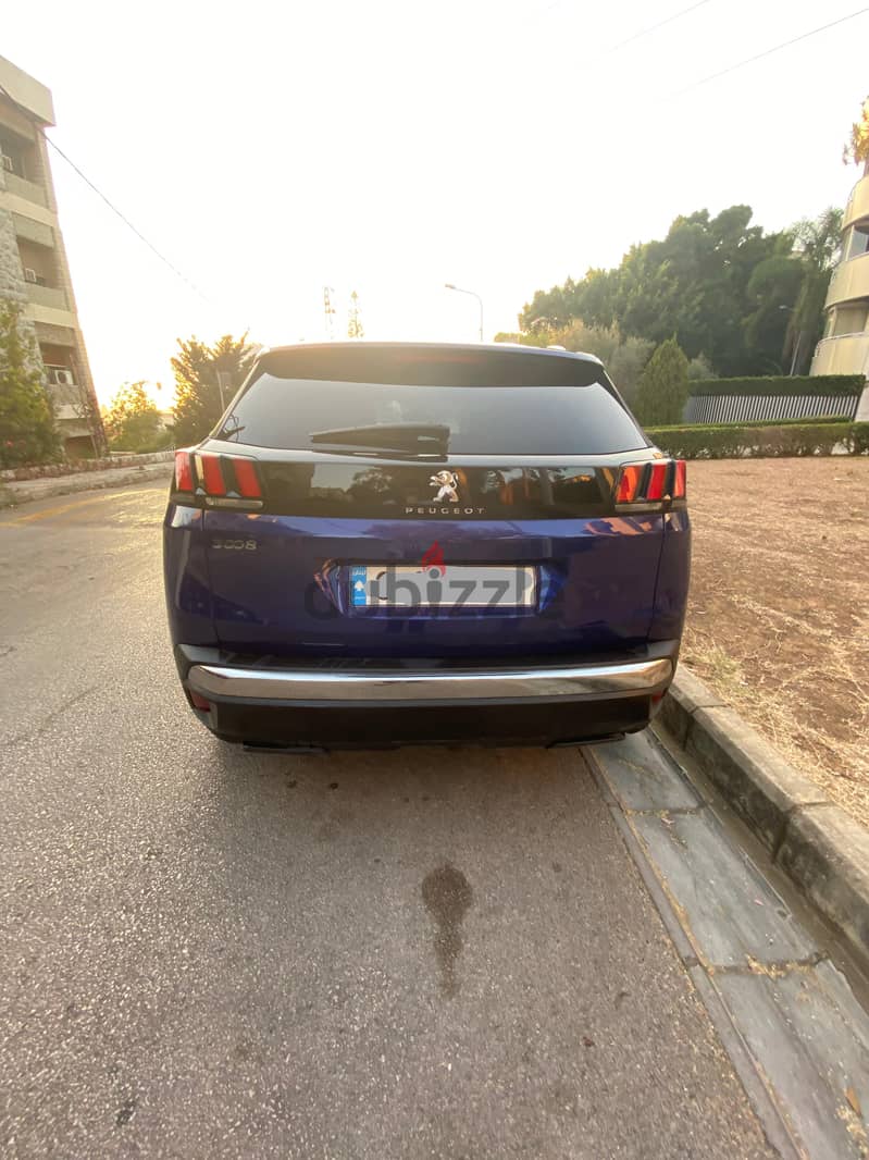 Peugeot 3008 - 2018 Blue in excellent conditions 3